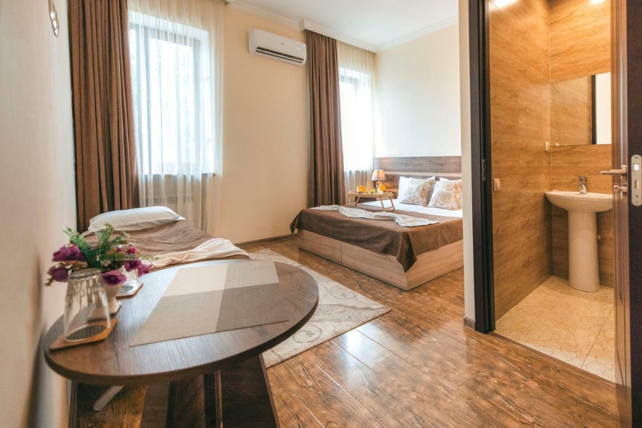 Guest House Mk Ґорі Екстер'єр фото